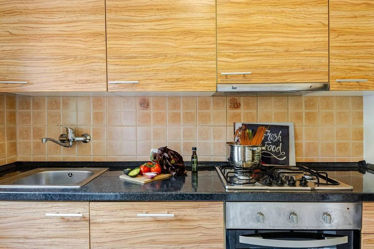 Green House Peroj, Wi-Fi, Free Parking, Garden, Hot Tube, Pet Friendly Croatia